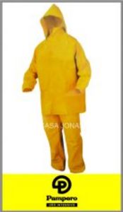 Oferta de Traje de agua impermeable Pampero amarillo en pvc talles XL/3XL por $2899,99 en Casa Jonás